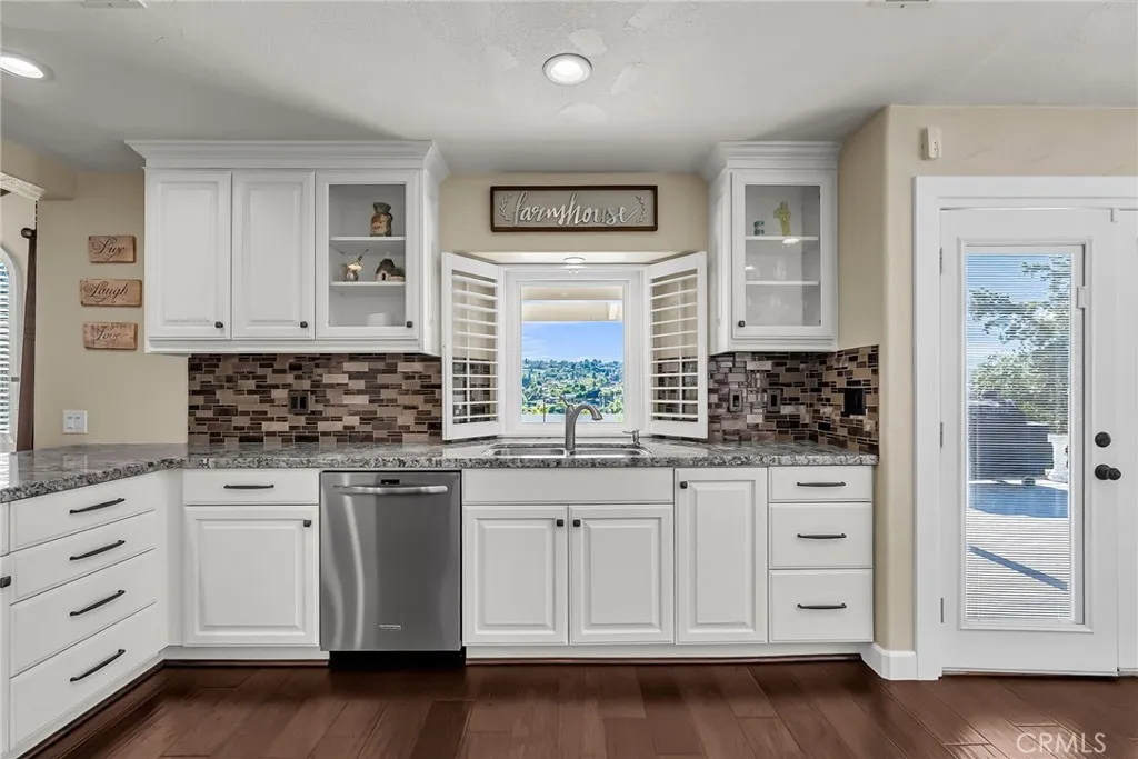 1250 Highridge, Riverside, California 92506 home-pic-9